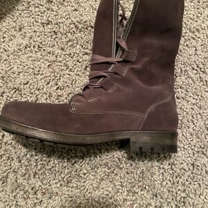 Taos lace suede leather boot, with fur.